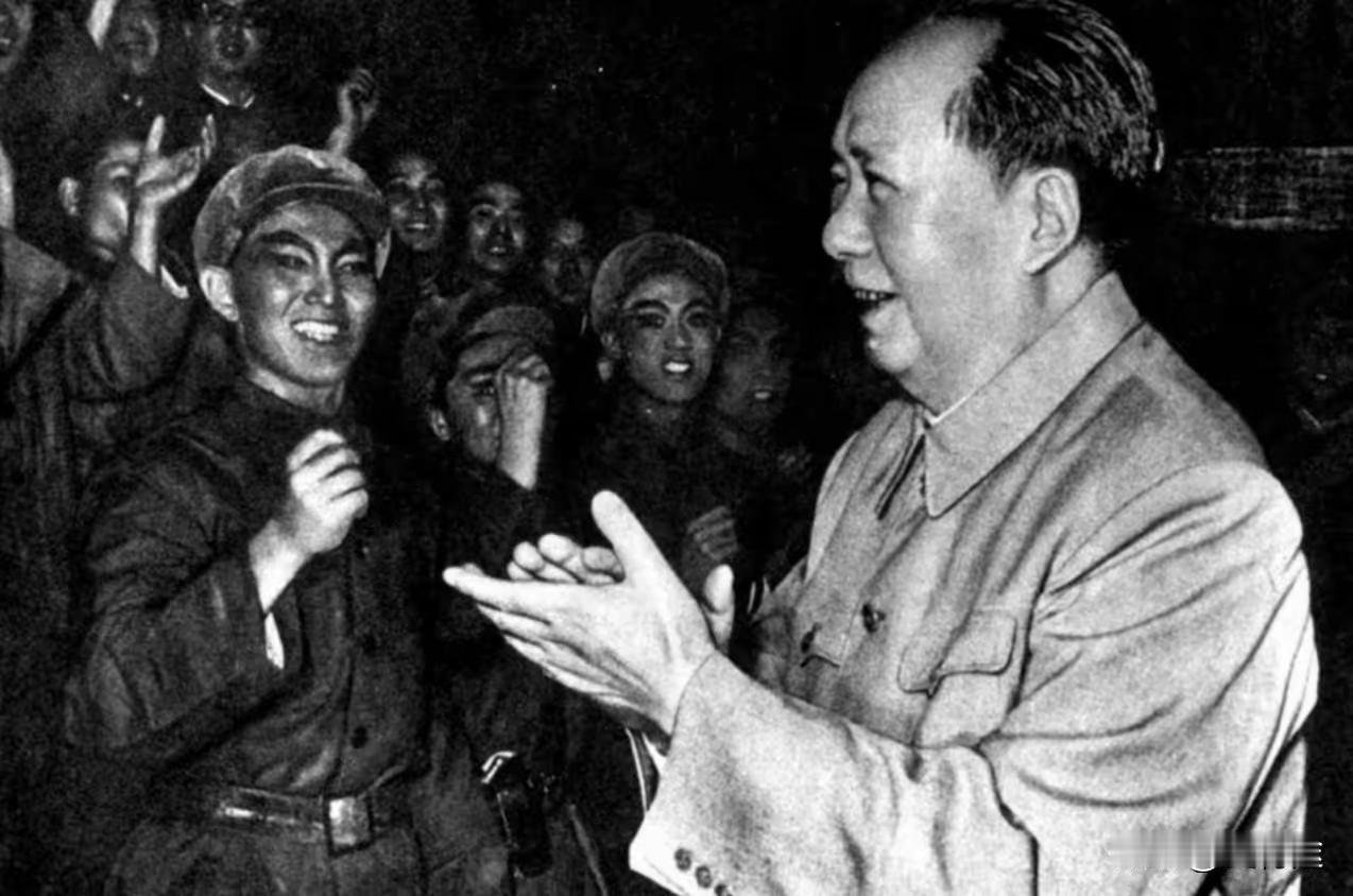 破局十年：那些年被低估的硬核清单

当世界以为中国陷入内耗时，西北戈壁炸响了“争