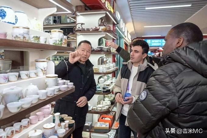 我们大家之前都知道“义乌指数，”他能准确的预判一些国际形势，比如当年的美国总统的