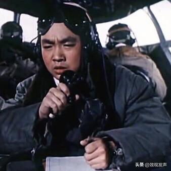 1935 年，他出生于广西贺州，1954 年成为了专业的舞蹈演员，还担任特技舞蹈