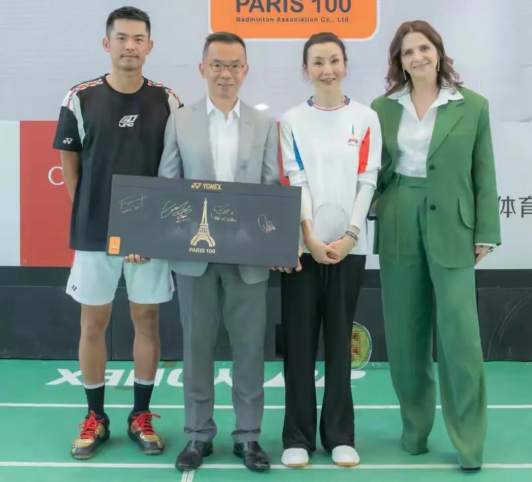 张曼玉x林丹，这个组合好新鲜，两人还组队打羽毛球了……，皆因张曼玉做了中国羽毛球