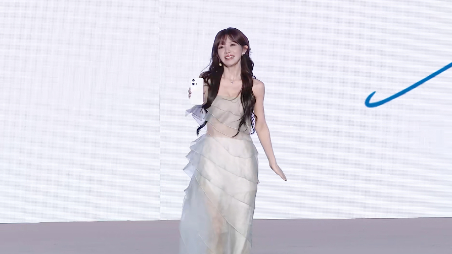 vivo S60田曦薇也太美了吧……颜值无敌，发布会出场被甜化了，和vivo S