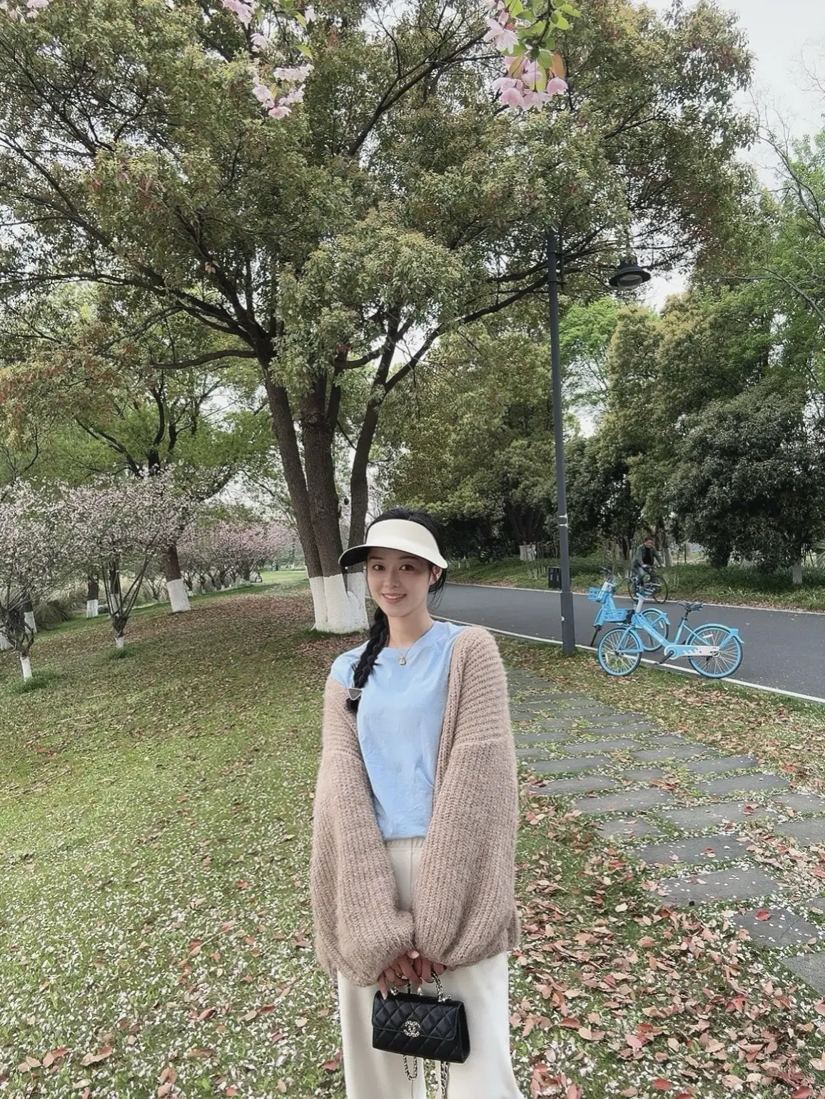 人啊 ～只要不干正事儿  干啥都挺幸福！