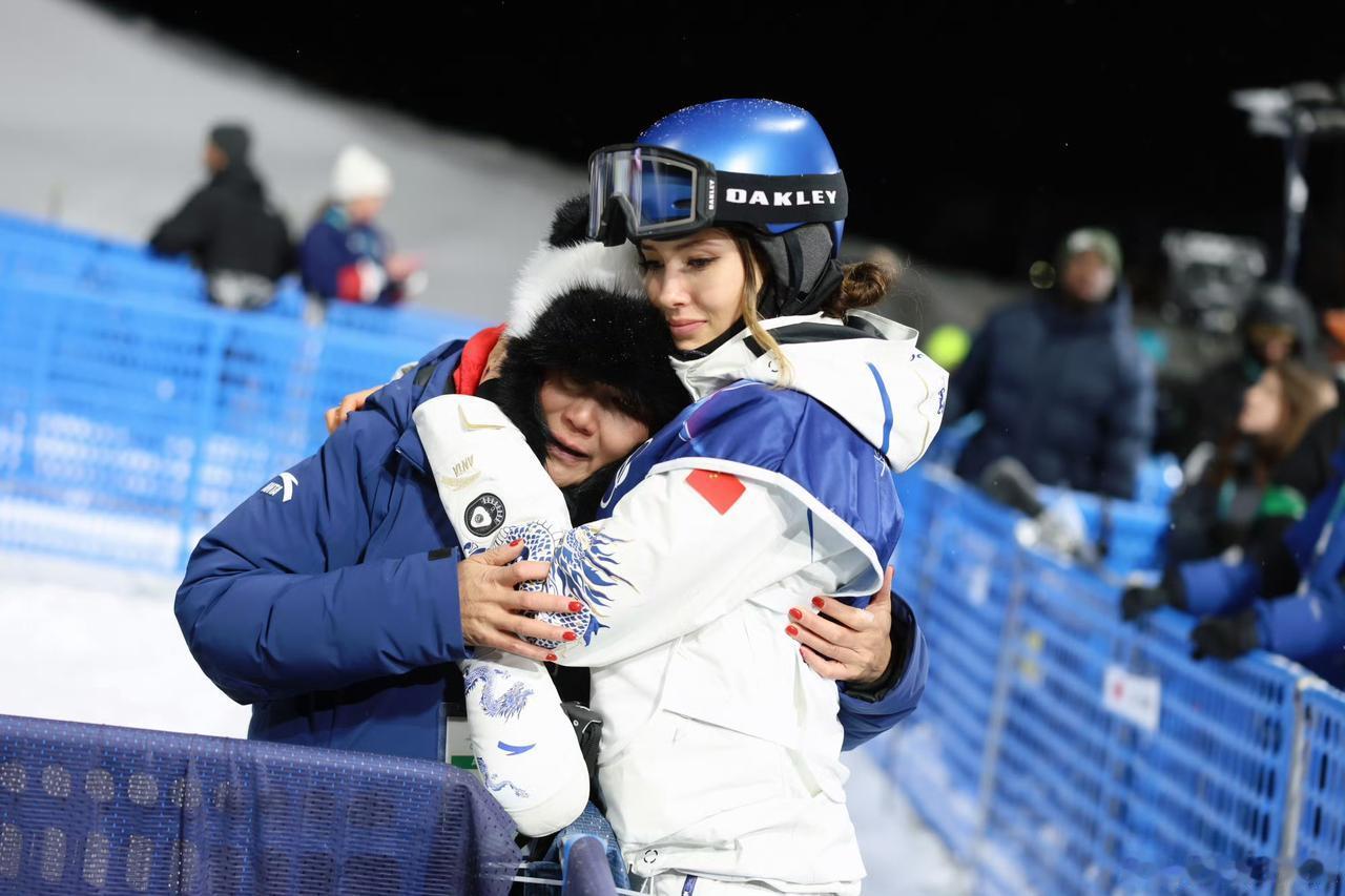 新年和奥运冠军谷爱凌 一起感受冰雪的魅力[赞]