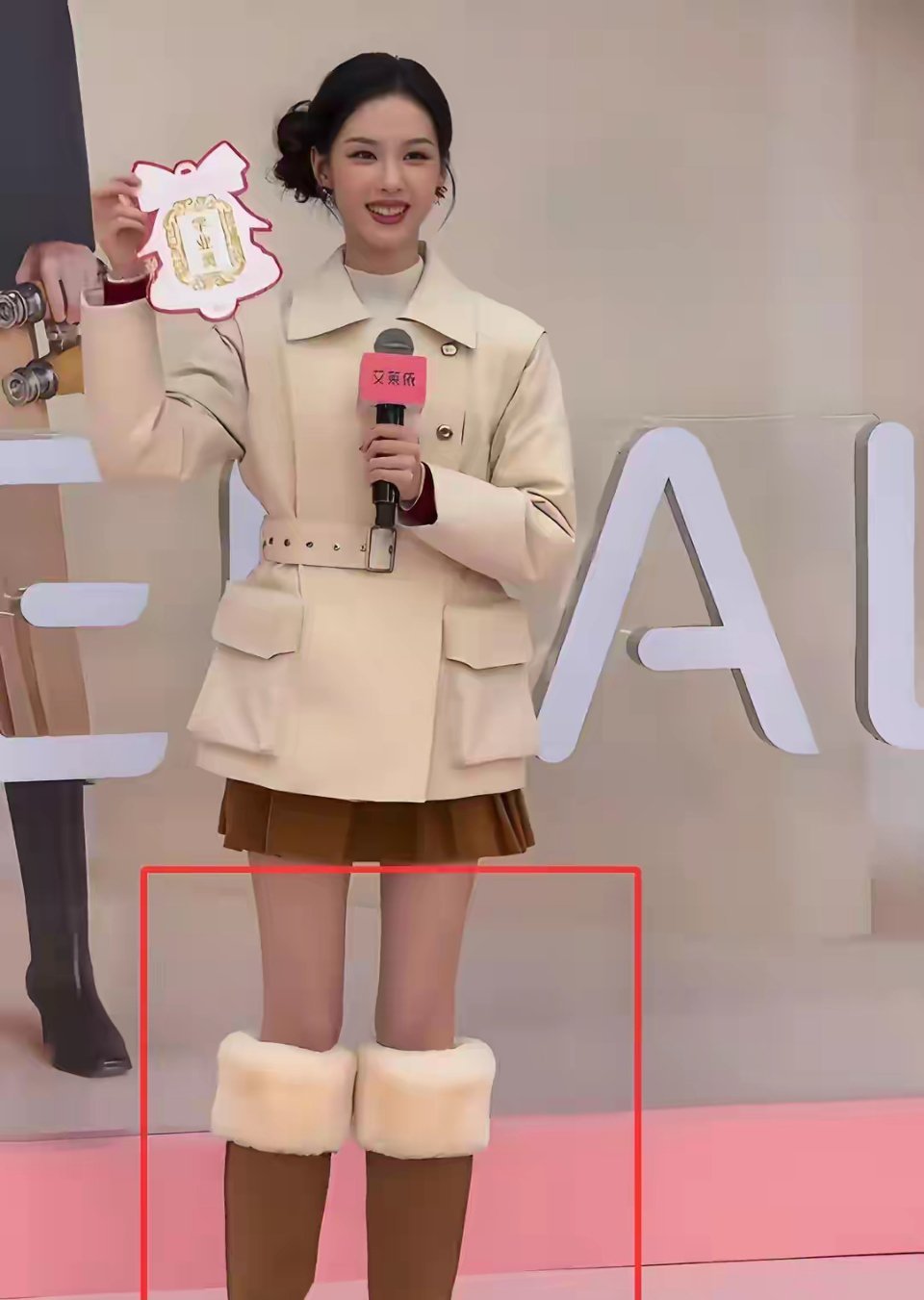 陈都灵现身西湖，美是美瘦的让人心疼 