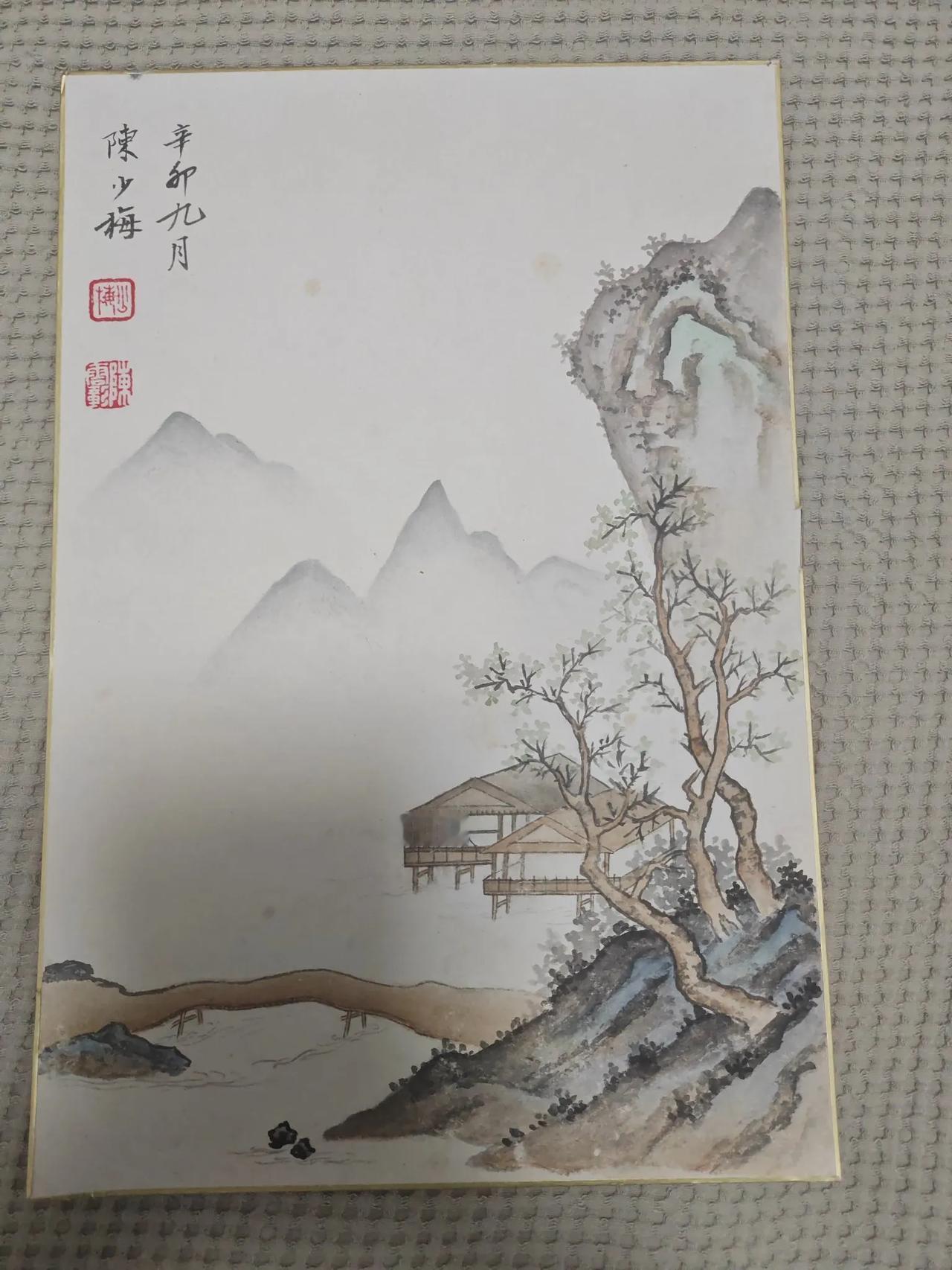 《秋天来了》

秋天来了
带着满树的果子
像珍珠翡翠般闪耀
挤在门前的空地
别挡