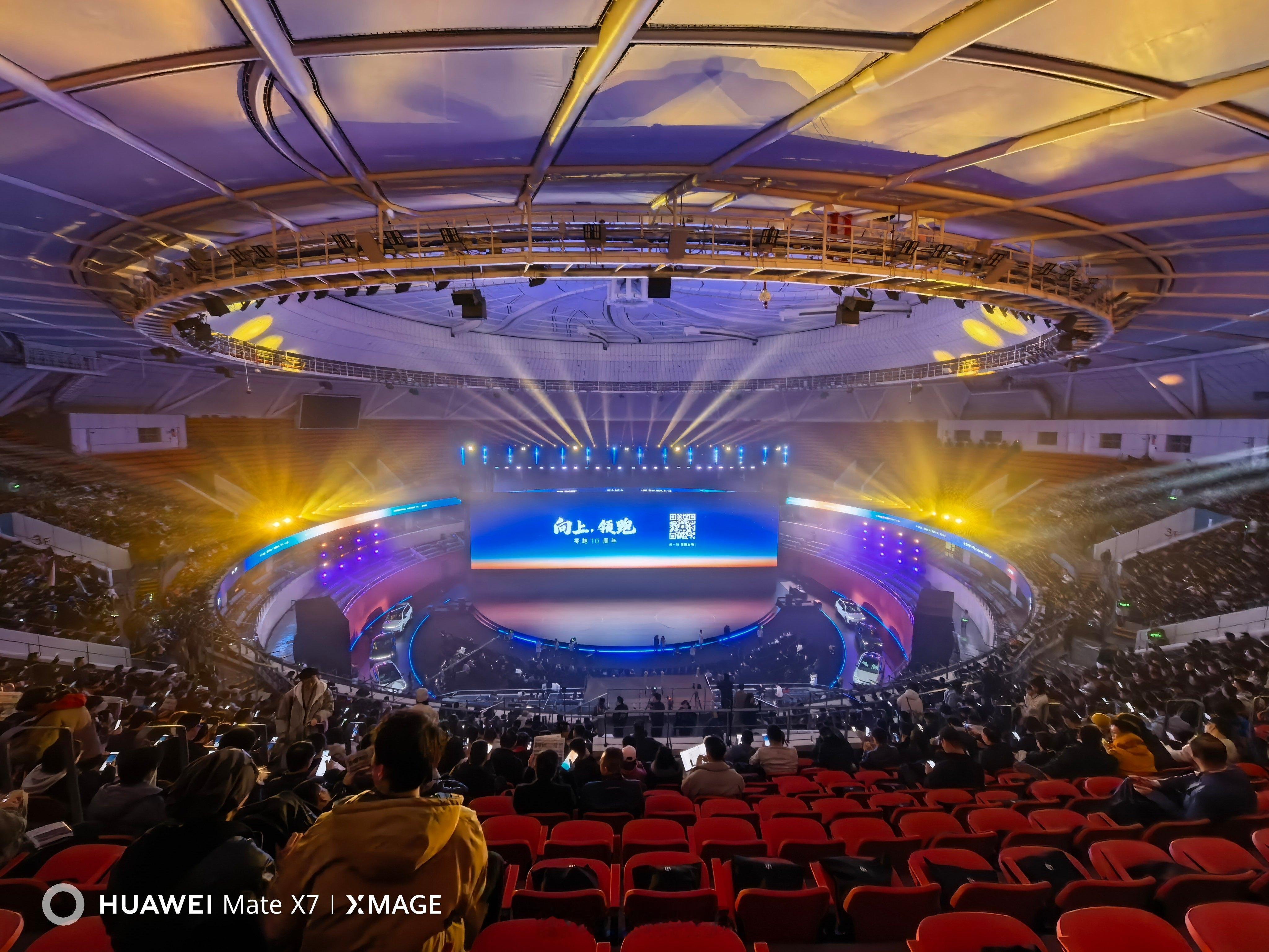 来到了零跑10周年发布会，就这么说吧，2015年的时候，你听说过零跑汽车吗？祝贺