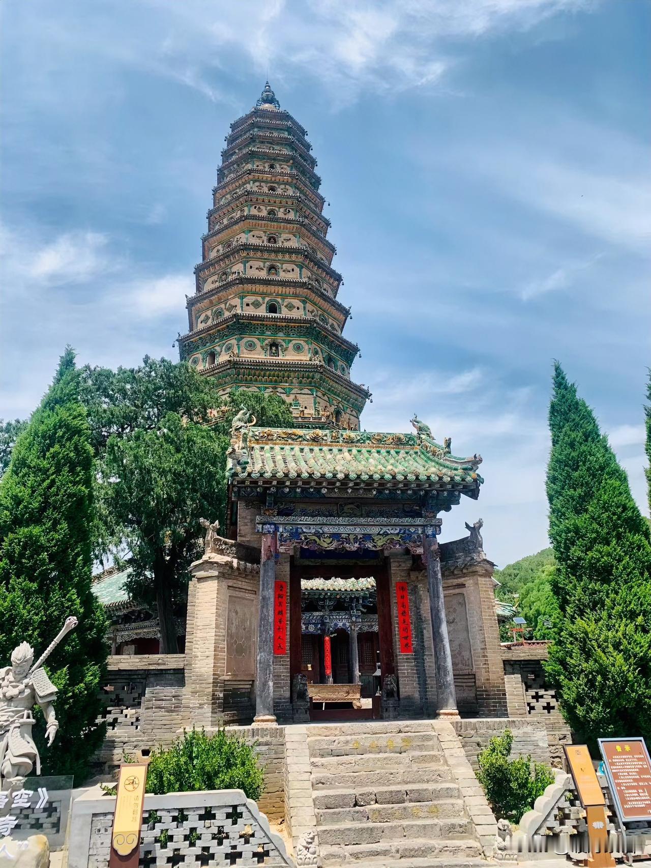 现在的年轻人教育孩子跟老一辈真是大不一样

前几天晚上，我去快递柜取快递，正专心