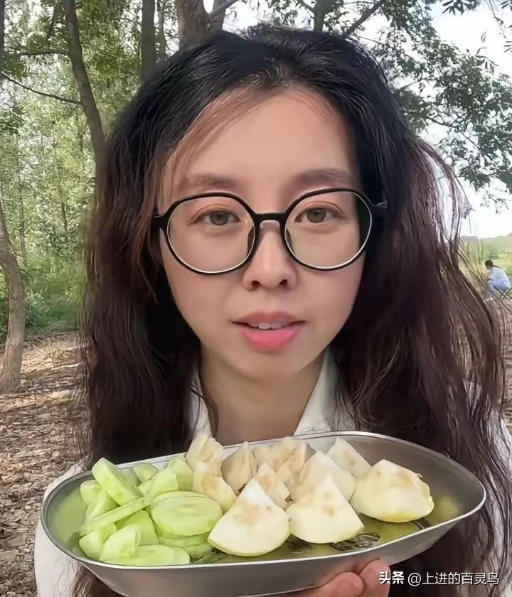 前天刷到田静视频评论区，她的回复可把我惊着了。
她说要是自己孩子丢了又找回来，就