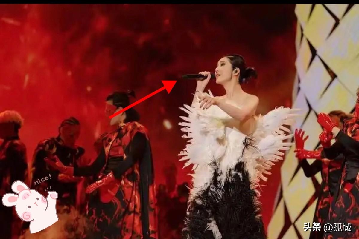 香港大埔火灾的阴霾还未散去，杨千嬅的一记暖心操作直接刷爆全网！红馆六场演唱会如期