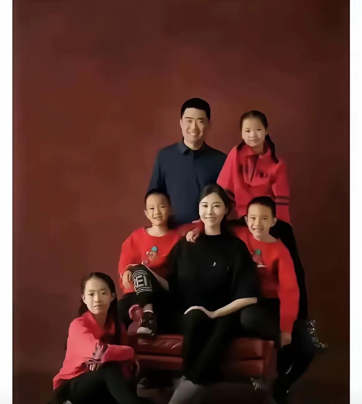 李想和妻子即将迎来第六个孩子。不少人感叹，河北首富、事业成功、儿女成群，这才叫人