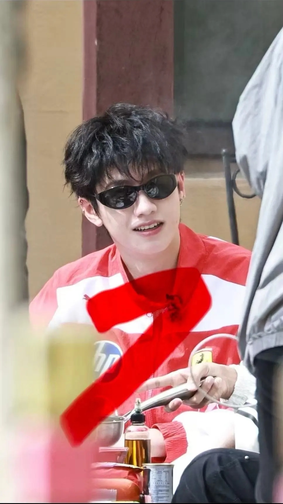 今天也是小卷毛好可爱好萌好嫩朱志鑫卷毛帅成啥了✨朱志鑫赛车服