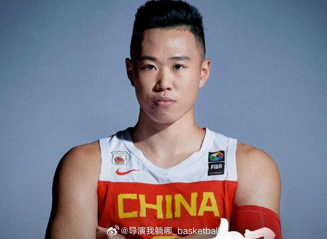 中国男篮今天进行变阵：李弘权替代王俊杰进入首发阵容中国男篮vs中国台北男篮