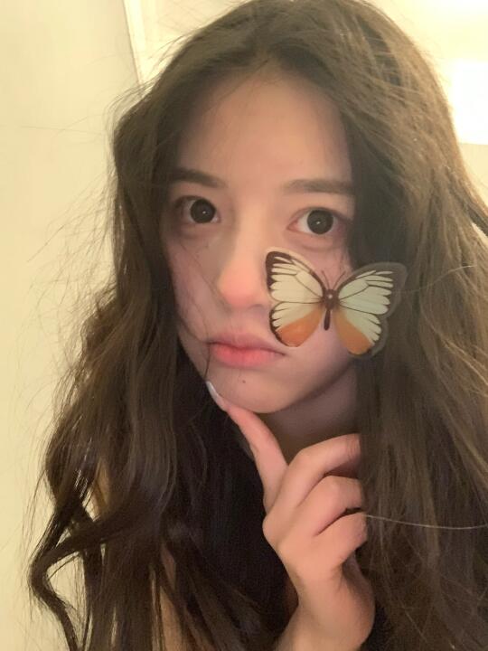 蝴蝶飞飞⋆˚𝜗𝜚˚⋆
