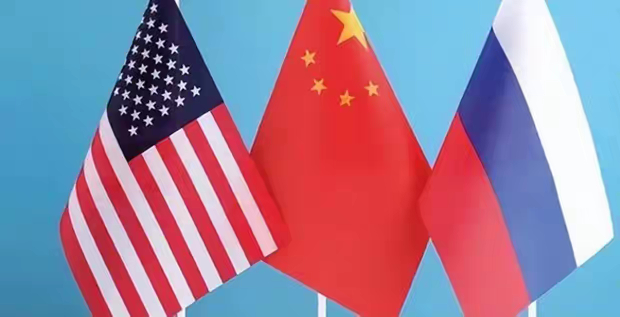 有意思了！地球上的三个超级大国今年都要阅兵！首先是大俄的5月9号，老美6月4号和