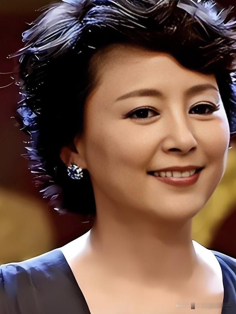张瑜以《庐山恋》惊艳时代，岁月沉淀出从容优雅。她坚守初心，活出独立女性风采，尽显
