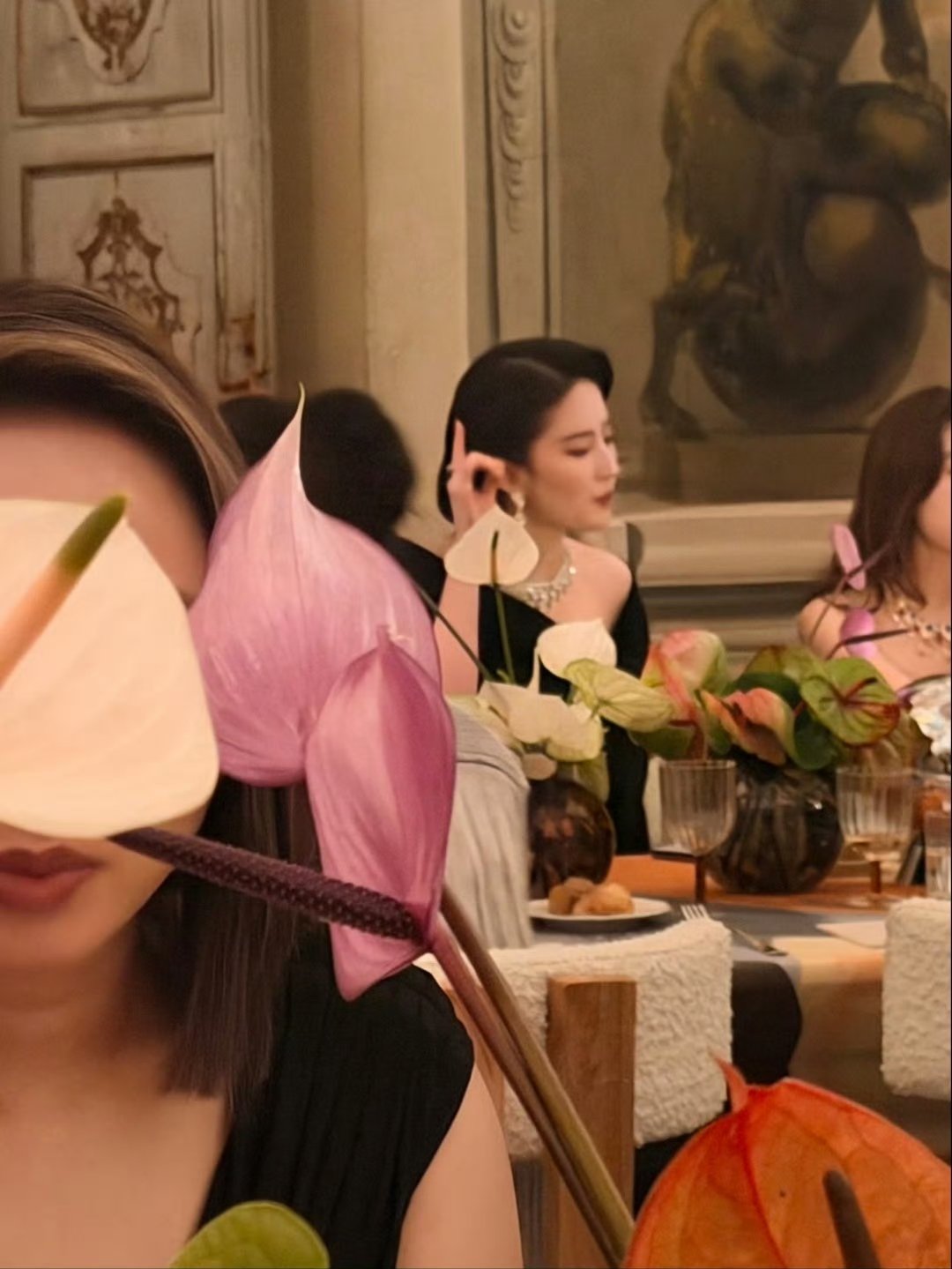 意大利古堡中的刘亦菲 意大利古堡偶遇刘亦菲 意大利古堡偶遇刘亦菲 