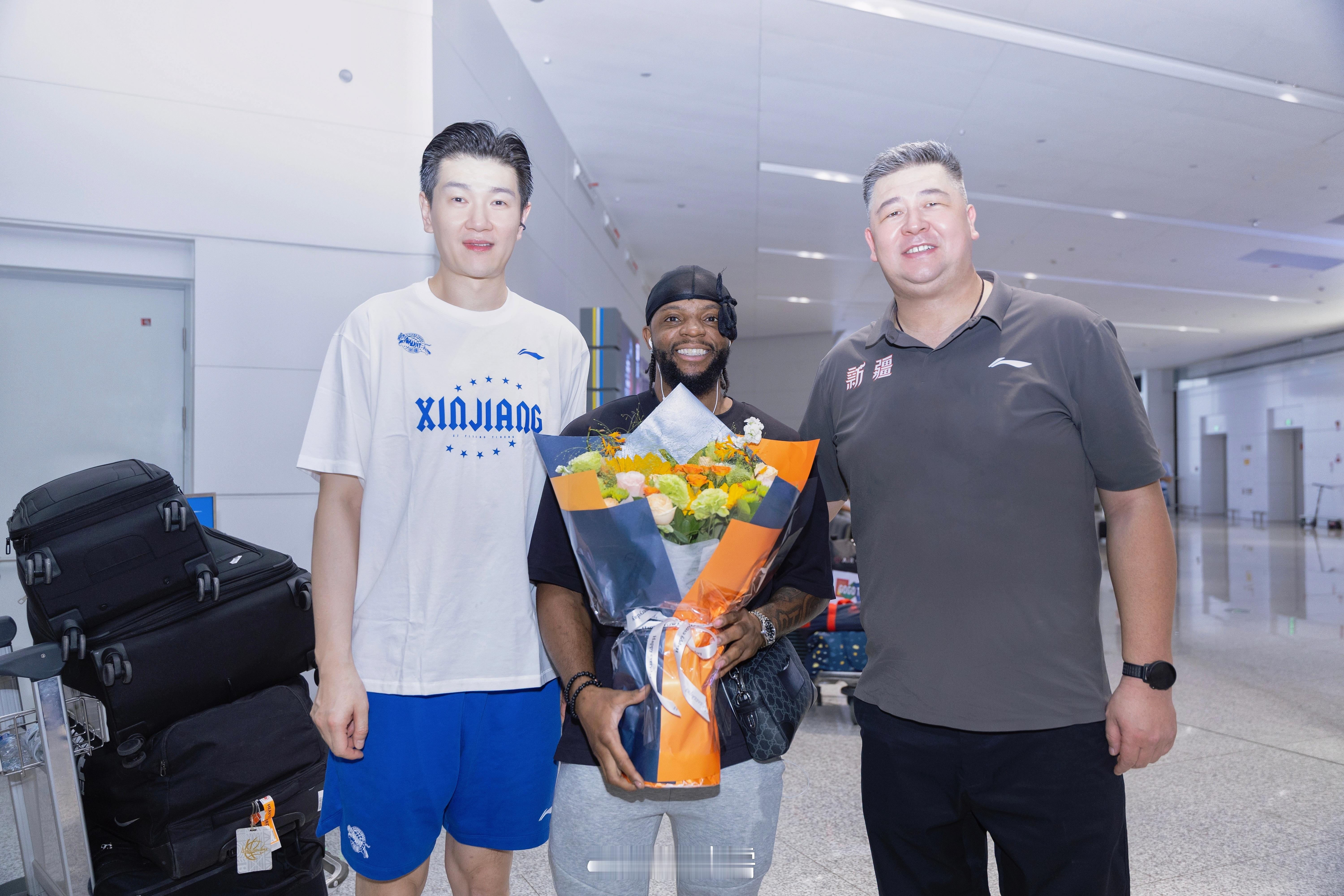 欢迎扎维尔·辛普森！新疆男篮[超话]小卢篮球世界cba ​​​