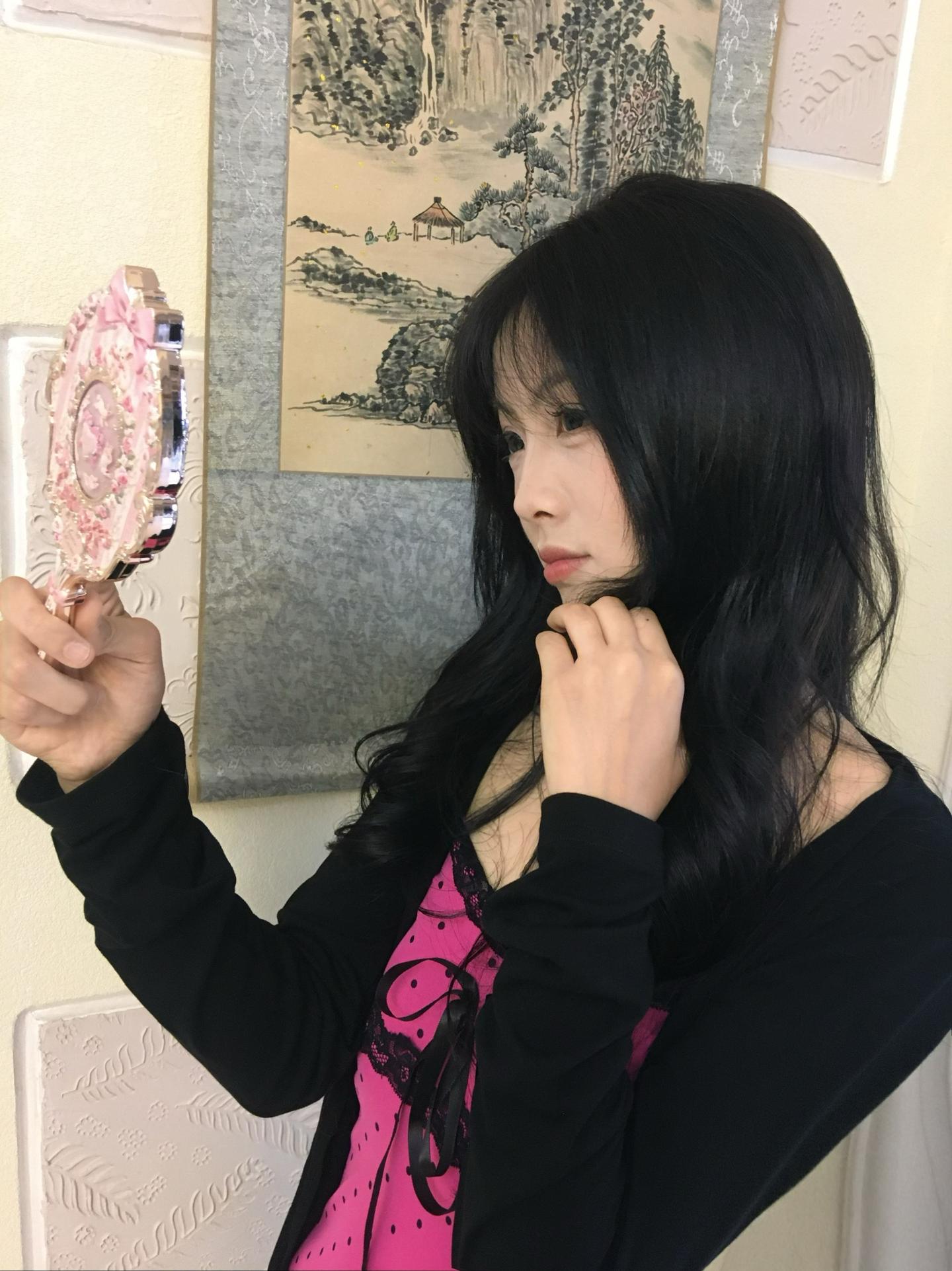 女孩你别太天真 没人会爱你的天真.