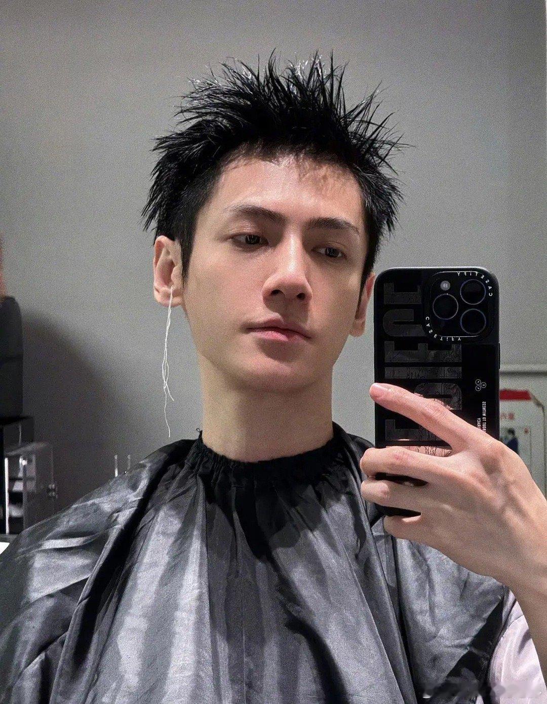 罗云熙剪短发了，又是一场水灵灵的爆改[允悲] ​​​