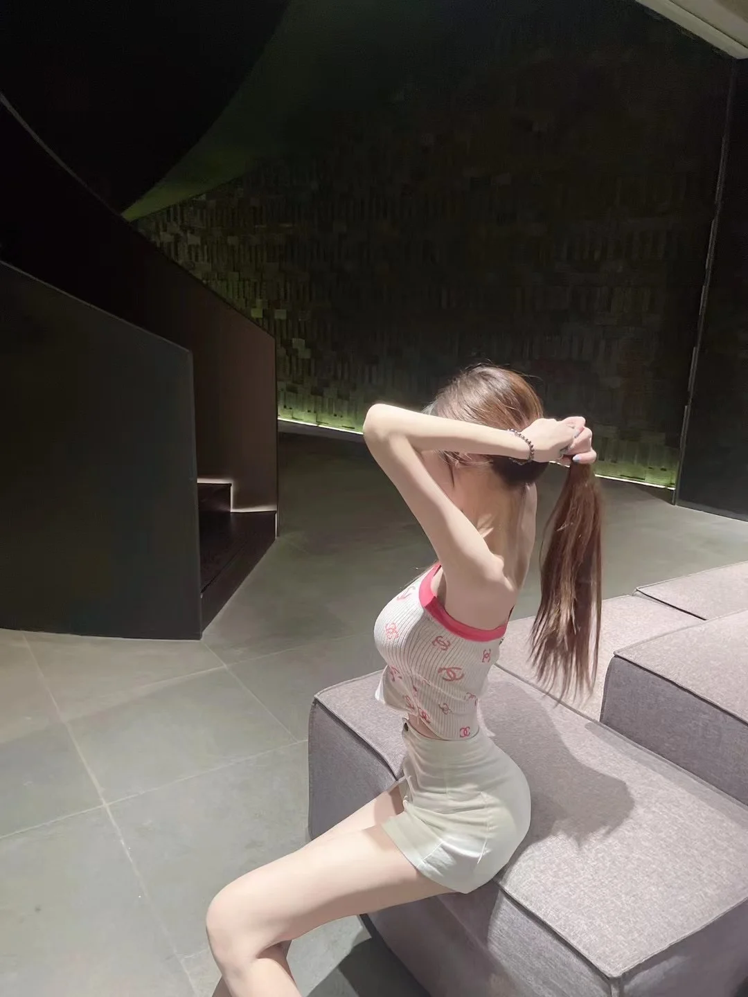 不知道 我的身材很曼妙