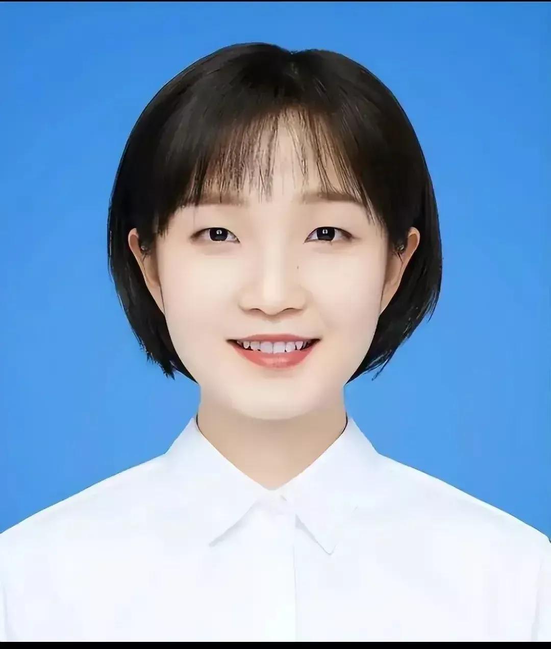 真棒！美女不到33岁就是副市长！

陈楠，1990年7月出生。2021年9月，在