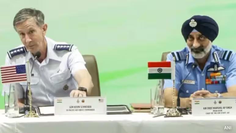 马上要走了，也讲实话了：印度空军最高长官公开抱怨：美国根本不许印度人看F-35座