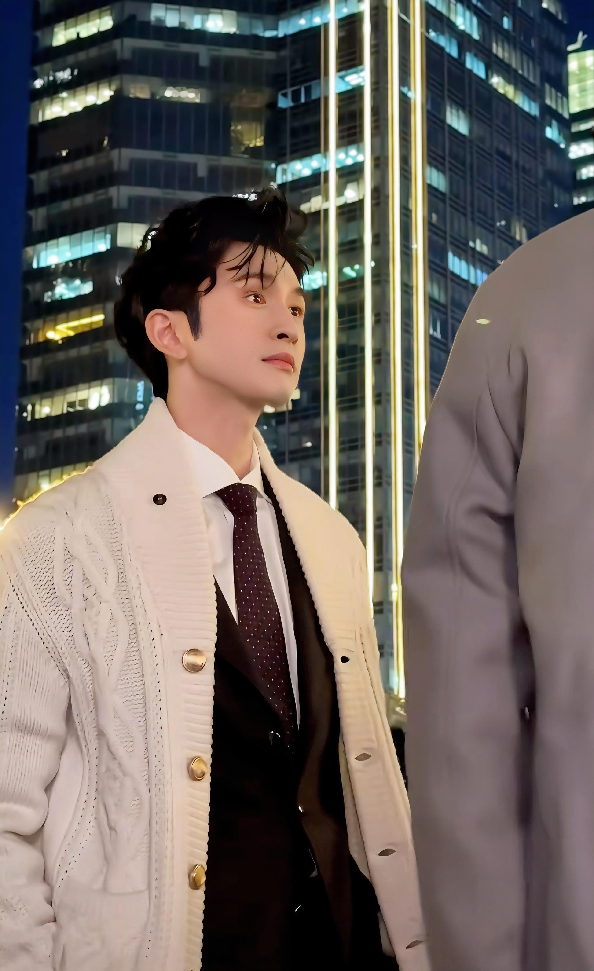 张云龙我给你买鸡架 你跟我回家好吗张云龙太帅了吧，贵气小少爷常来沈阳吃鸡架吧