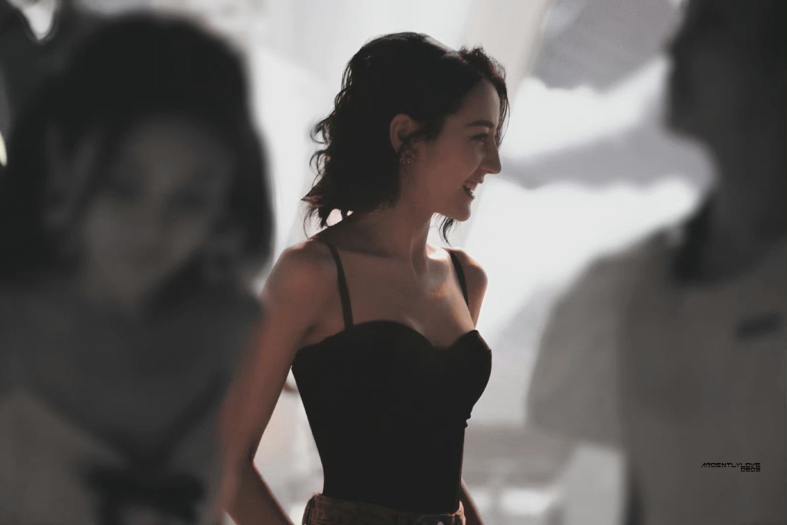 #迪丽热巴[超话]#这腰也太细了吧！人间美神 ​​​