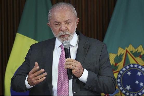 硬气！当地时间4月10号，卢拉在圣保罗州索罗卡巴的一场活动上，当场怒怼绝不接受任