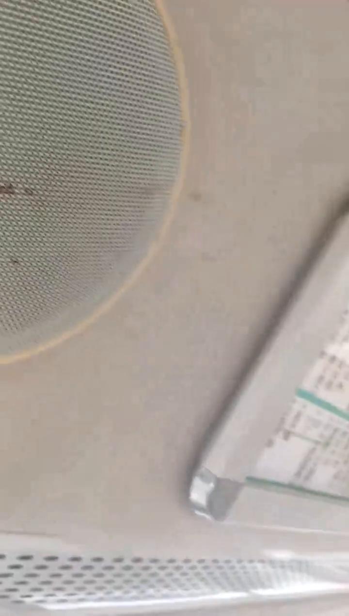 这个二五九路的，每个车都是这么大的噪音。