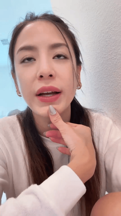 10月3日，曾因优乐美广告和周杰伦MV被熟知的江语晨，说自己恢复单身了。
 
她