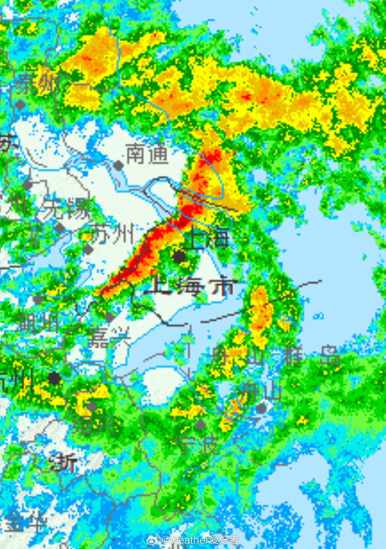 上海暴雨 正值晚高峰，上海北部和西部有中尺度对流雨带正在发展，对流雨带整体向东发