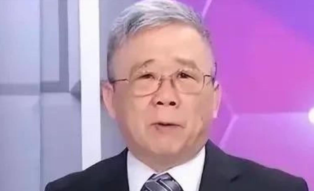 台退役将领栗正杰最近捅破了那层窗户纸：大陆海警在台东摆的那四艘船，根本不是来“走