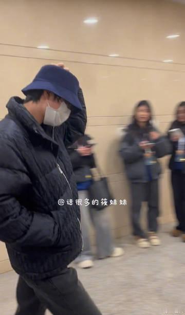 王俊凯去看了我的朋友安德烈首映王俊凯现身董子健刘昊然新片首映 王俊凯去看了我的朋