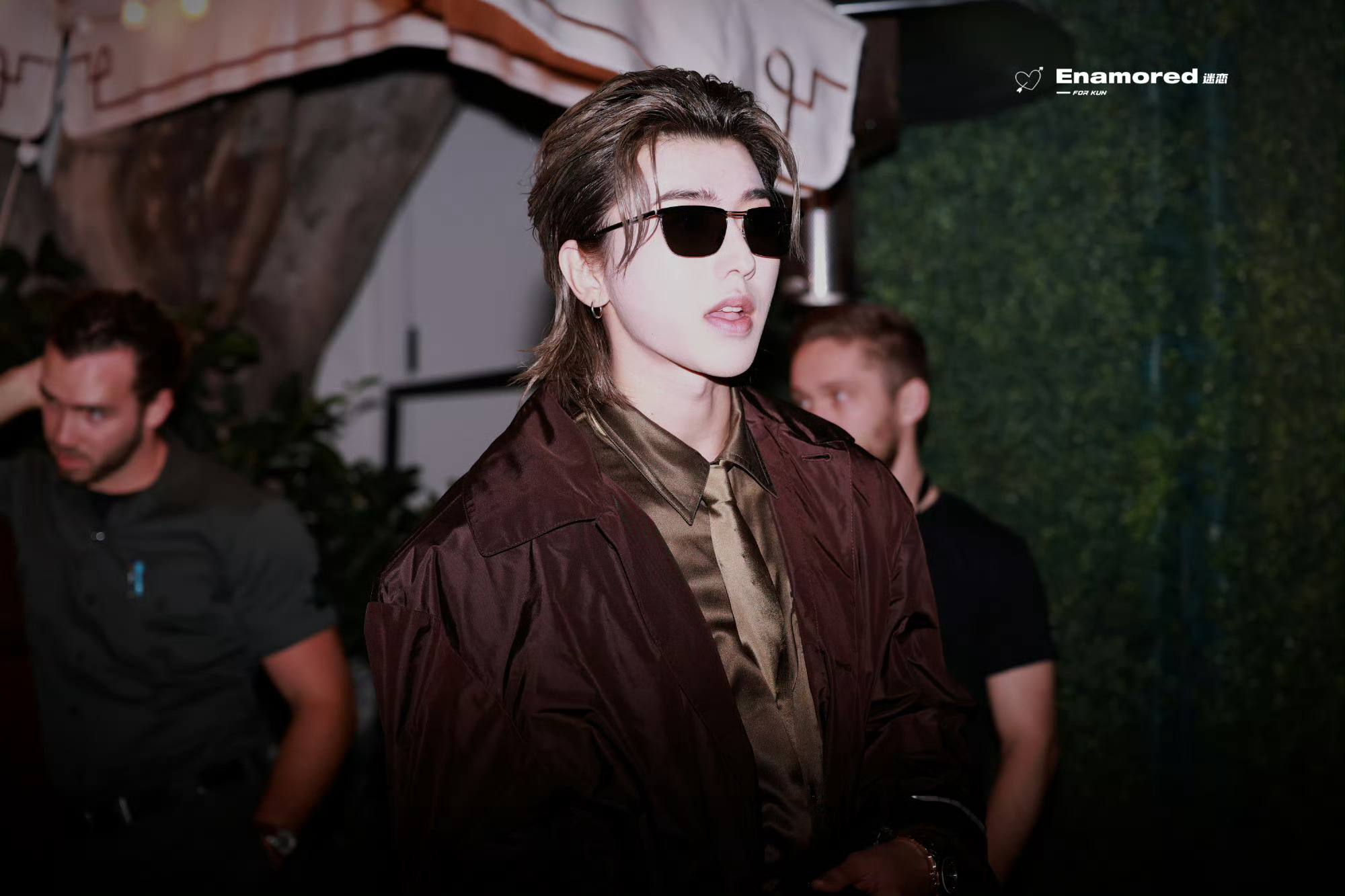 蔡徐坤惊喜亮相美版GQ MOTY 30周年刊红毯，作为全球顶级男刊母版GQ Ma