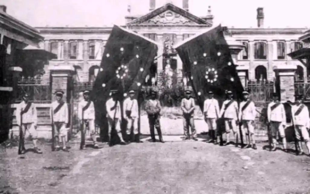 1911年10月10日，辛亥革命武昌起义爆发。革命党人杨宏胜运送弹药时，突遭清兵