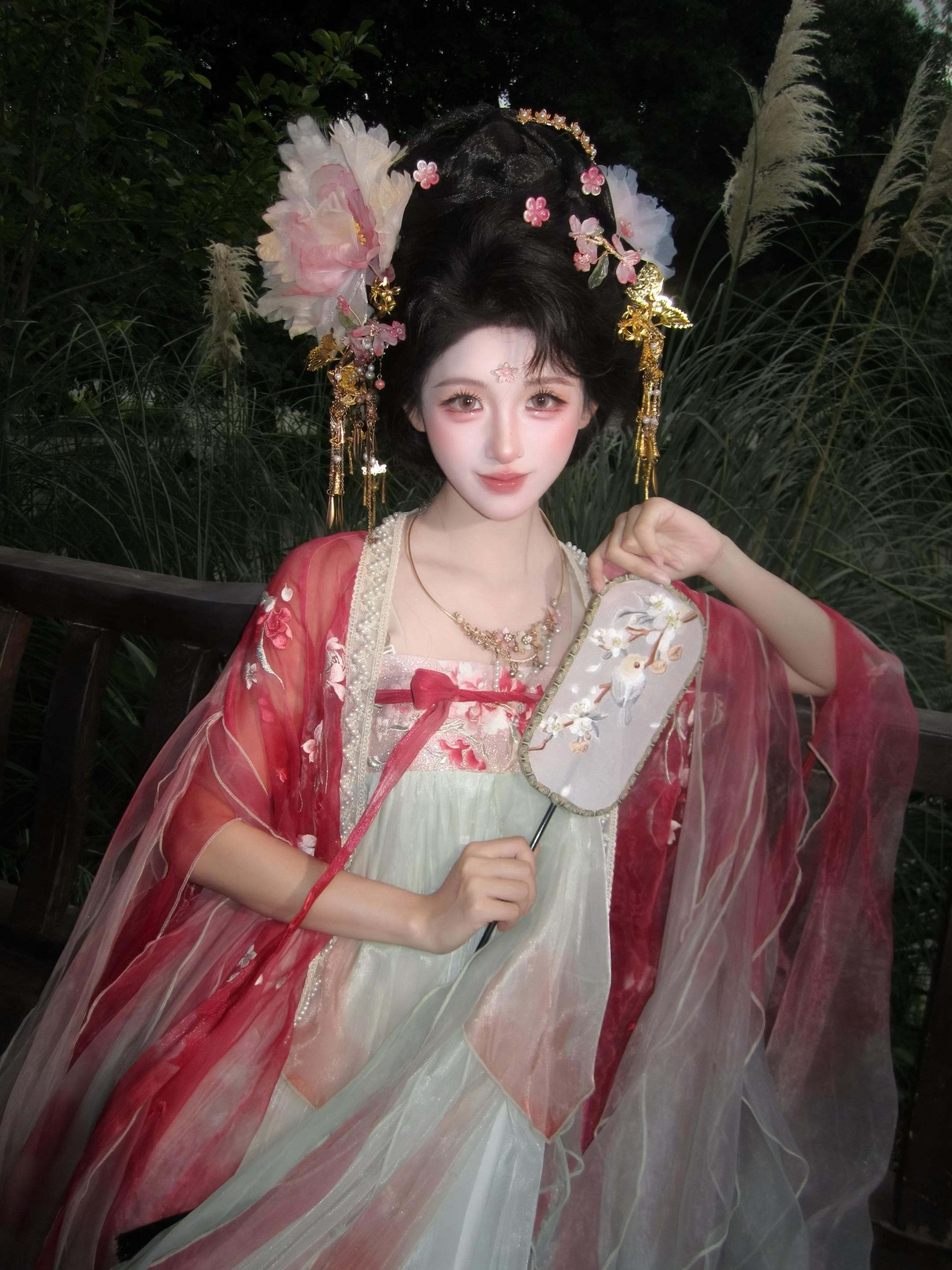 “千山万水眺望你的娇媚”