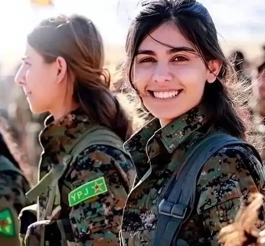 她们曾是ISIS最场的对手，如今被美国出卖,库尔德女兵遭遇大规模枪决,脱离阿萨德
