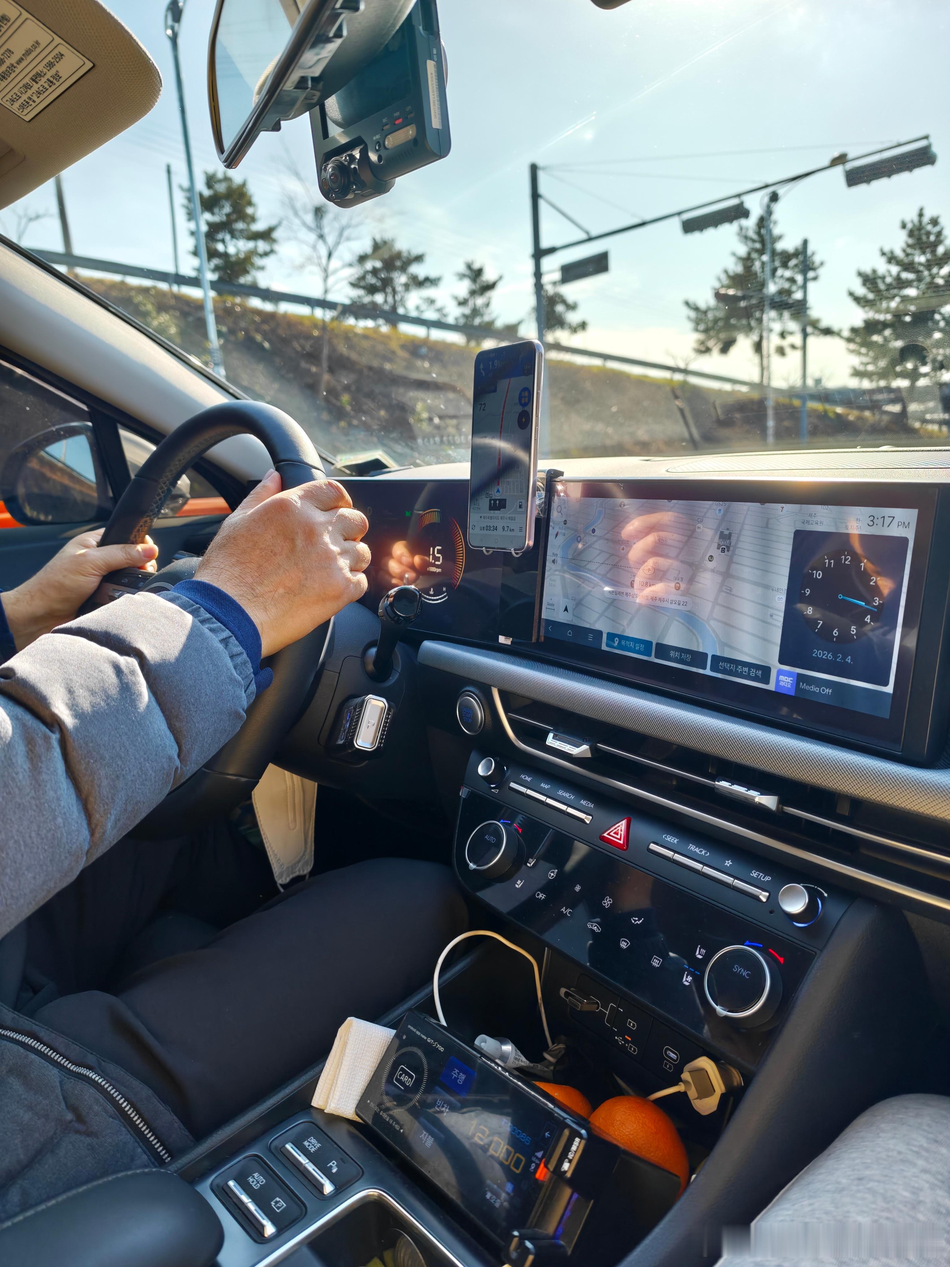 韩国新索纳塔出租车都有副驾座椅通风加热配置给的真高，但是这个索纳塔整体质感不如现