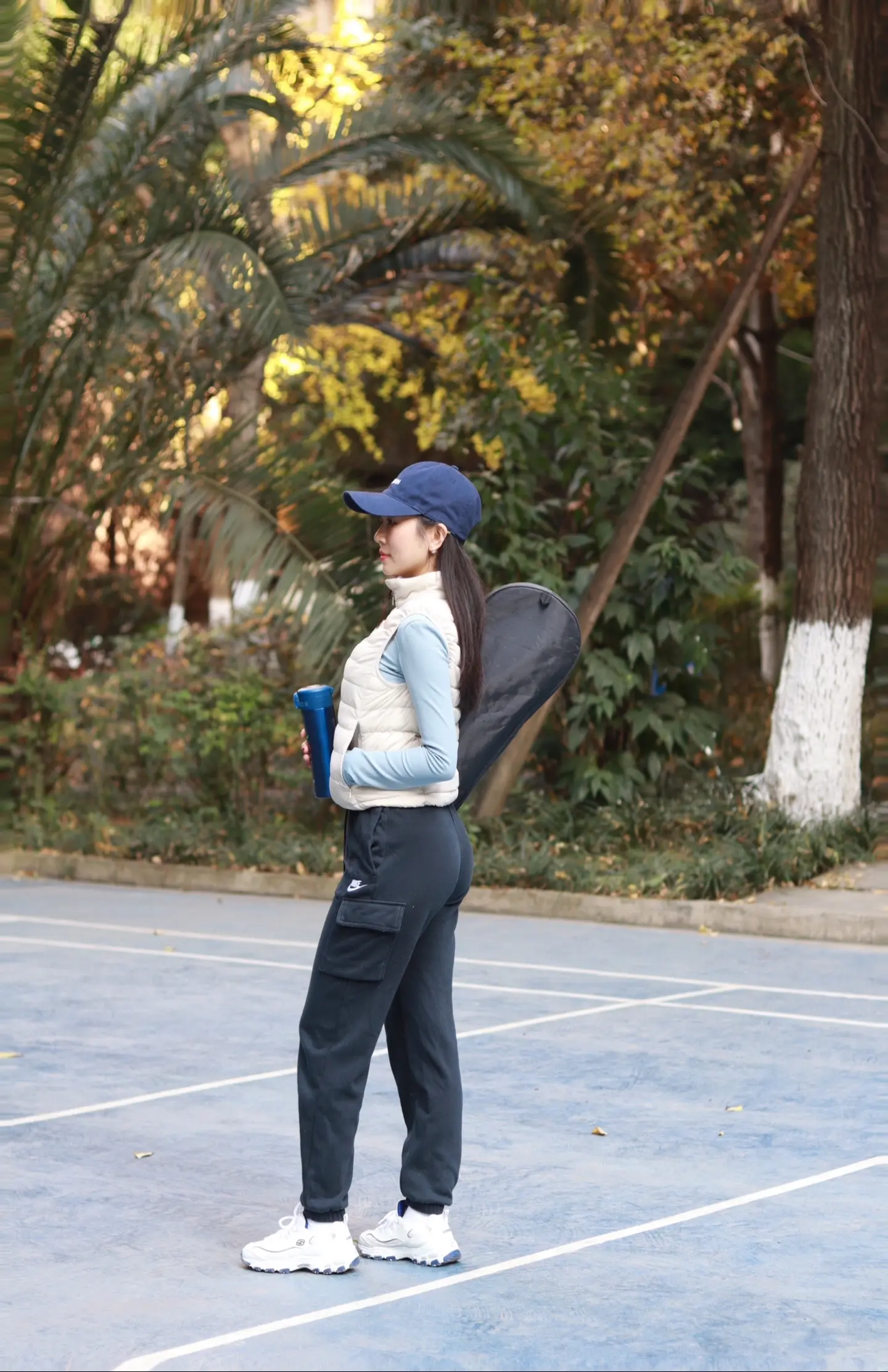 运动女孩 外景来一个 爱拍照的我 落叶🍂 运动风
