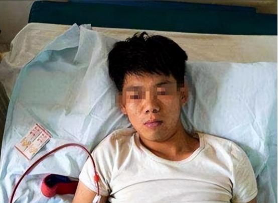 2011年4月，17岁的湖南少年王阳以2万块卖掉了自己的一颗肾，用这笔钱买下了最