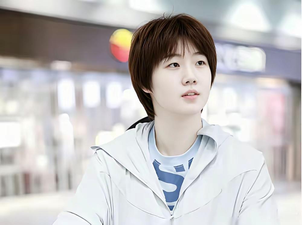 蒯曼能担起二单的重任吗？伦敦世乒赛，小将蒯曼有可能会出任第二单打，这个担子比较重