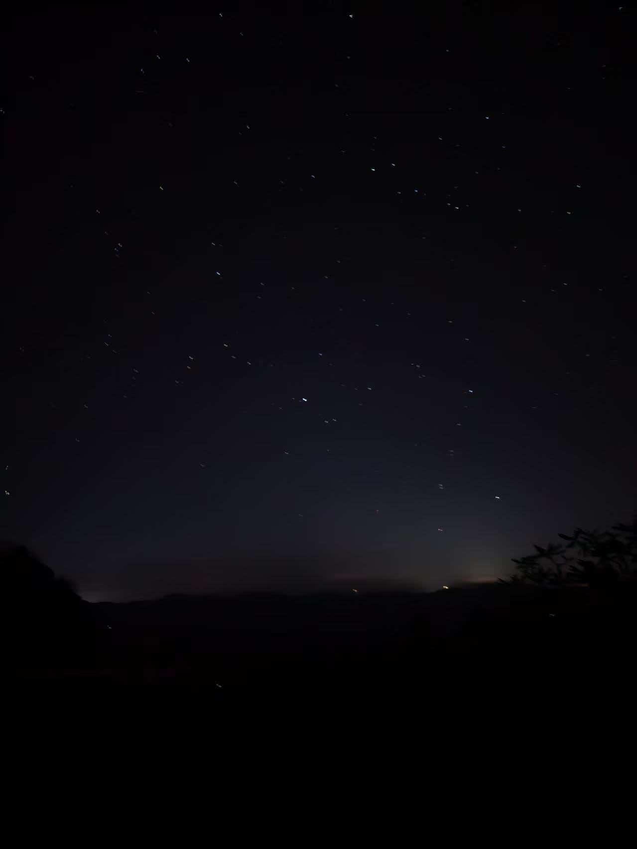 震撼！10月13日，四川广元。旺苍县光头山顶的满天星辰。