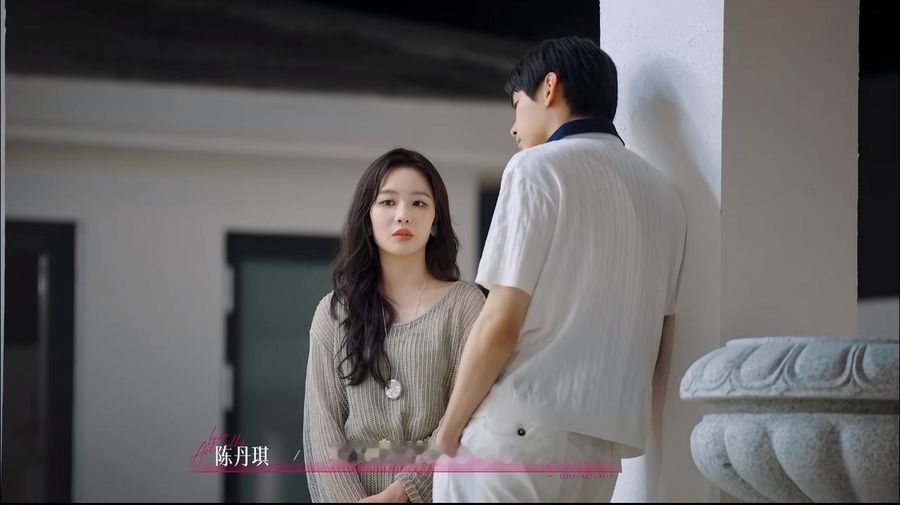 陈丹琪这波操作，我只能说她才是半熟小屋里最“成熟”的女人。
她竟然当面说周佑凌在