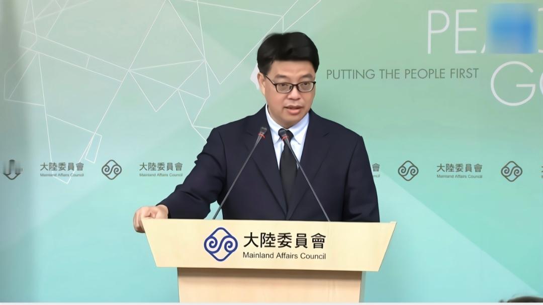 新加坡联合早报今晚（4月14日晚）报道：“台湾陆委会主委邱垂正认为，若将‘九二共