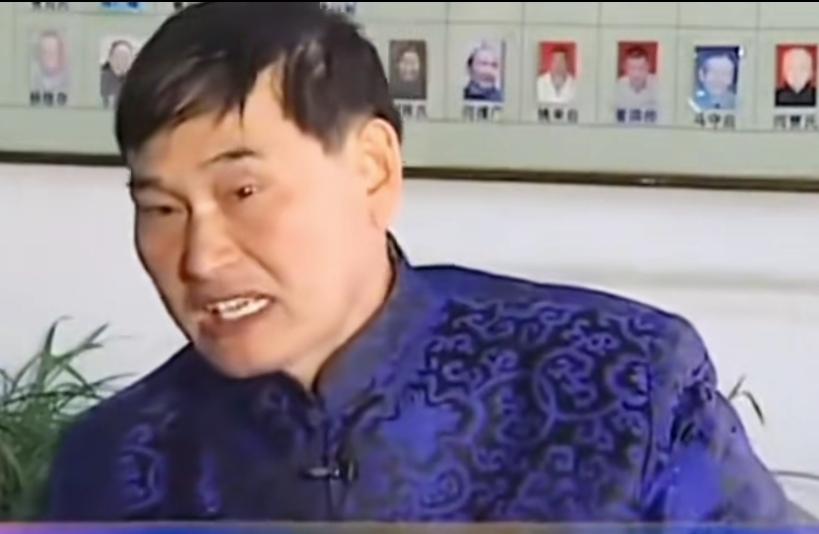 朱之文称自己特别累，他说十个不理他的人，都是因为钱的缘故，实在是无奈。
朱之文表