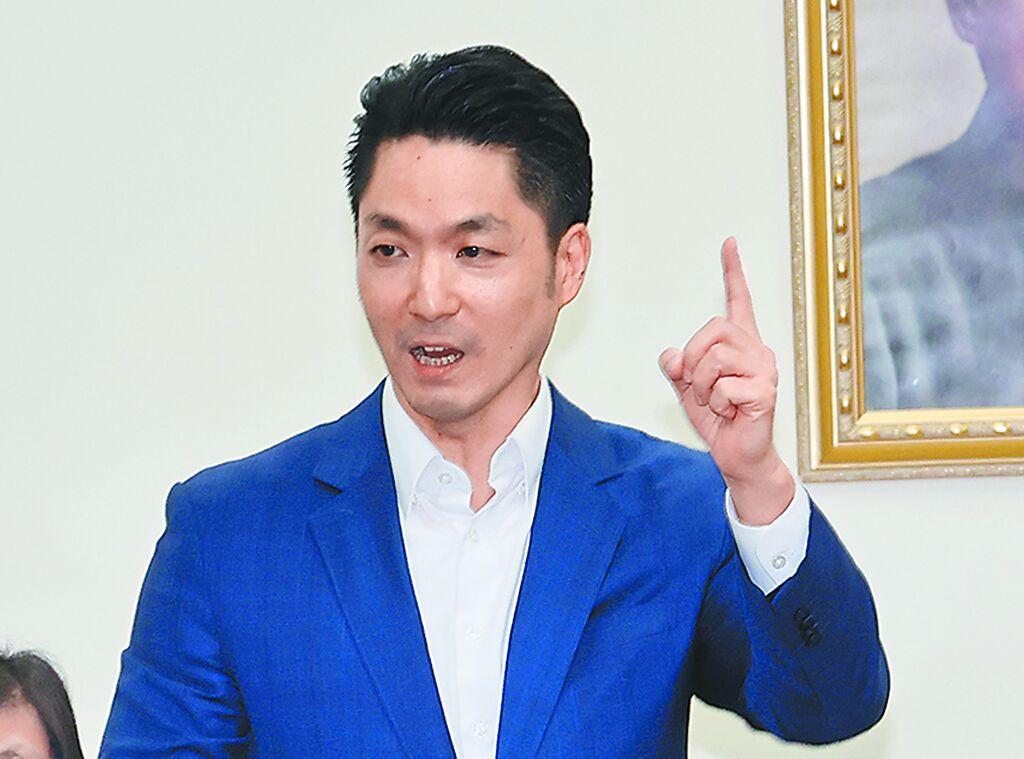 绿营炮火猛轰蒋万安 游淑慧不忍了点名颜若芳“够格吗？”
台北市长蒋万安昨天到市议