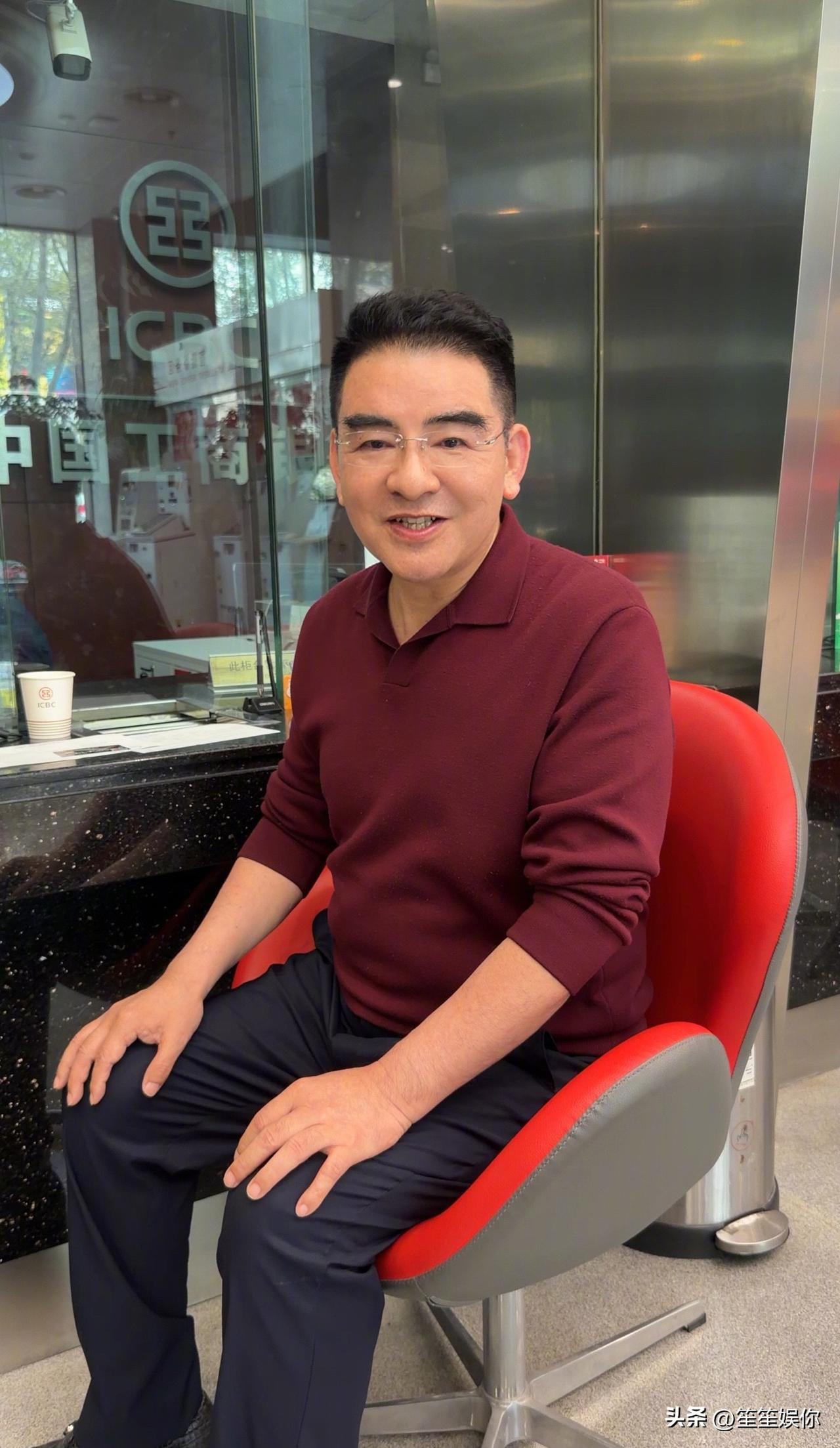 张雪对陈光标，是教科书级别的降维打击。陈光标以慈善为名送豪车，本质是流量作秀；张