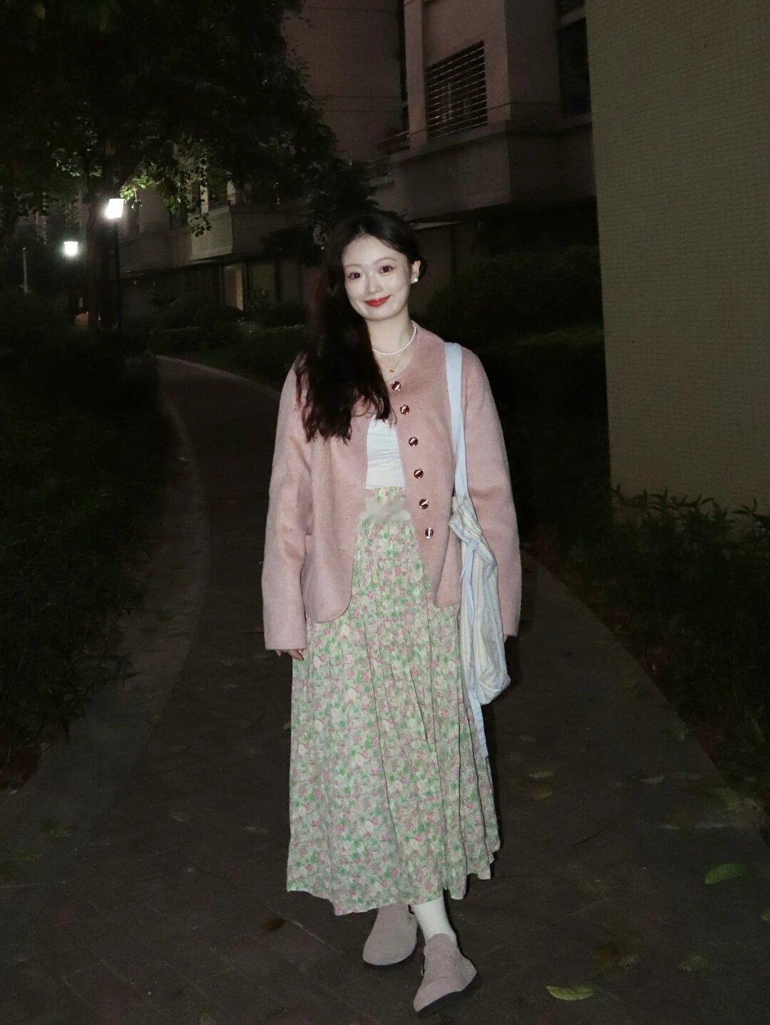 微胖女孩秋天的漂亮衣服也太多啦！！！