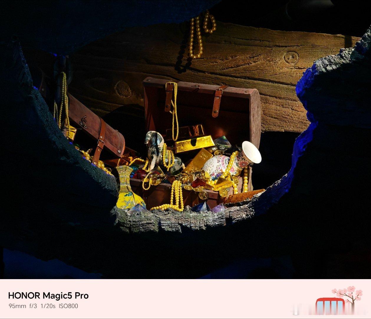 幽暗的洞穴里，沉船的残骸间，沉睡着被时光遗忘的宝藏。姜海荣Harrison黄文说